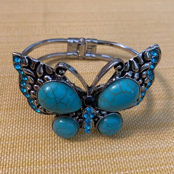 Butterfly bracelet - Picture 2 of 7